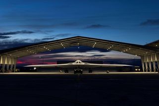 B–21 Raider: americký stealth bombardér 6. generace přepisuje éru B–2 Spirit - Médium.cz